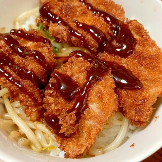 ヒレカツもやしの丼